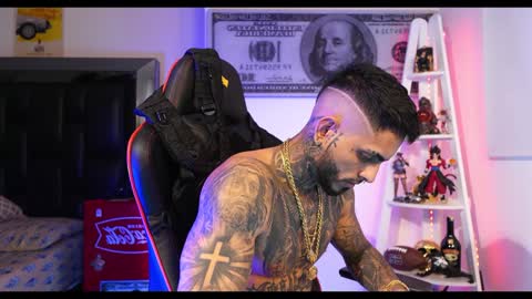 logan_hugh8 online show from January 29, 12:02 pm