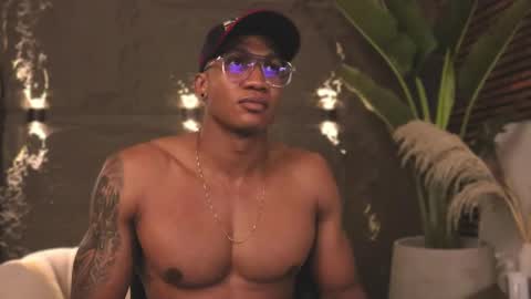 logan_varela online show from February 18, 11:41 pm