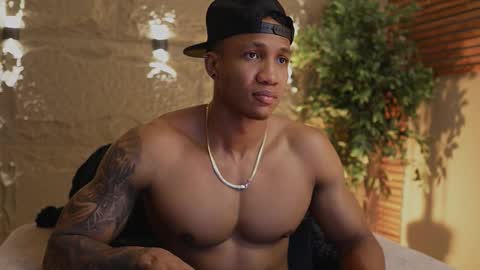 logan_varela online show from November 21, 4:38 pm