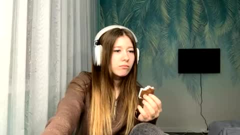 Kate online show from April 8, 1:25 pm