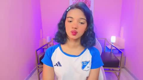 Snapshot of lola__45 chatting on October 6, 1:51 pm online show from October 6, 1:51 pm