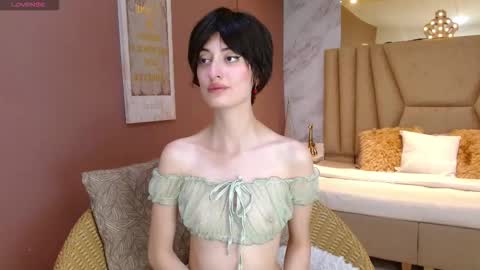 Lola online show from September 29, 1:43 pm