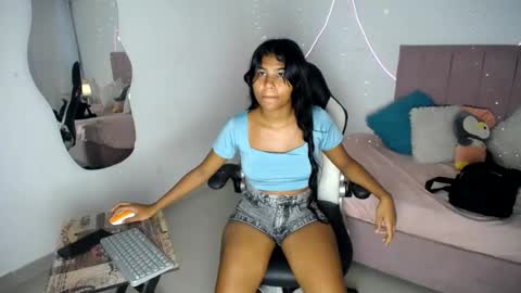 lola_lustrum online show from June 15, 3:37 pm
