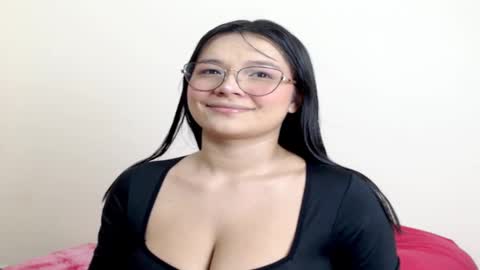 Snapshot of lola_sweeet18 chatting on December 4, 10:51 am lola_sweeet18 online show from December 4, 10:51 am