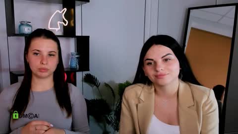 Snapshot of lola_swon chatting on September 24, 9:27 am Lola online show from September 24, 9:27 am