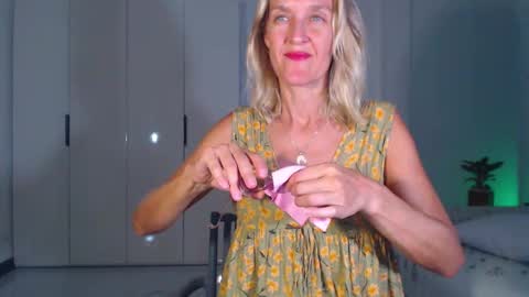 Lola online show from January 17, 12:58 pm