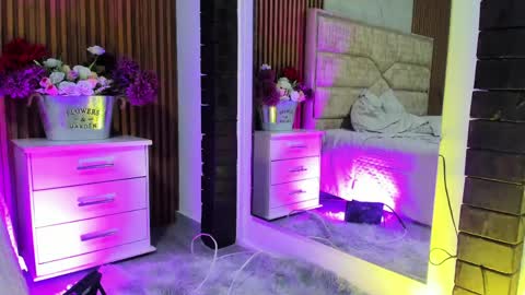 Lola Angel online show from April 2, 7:43 pm