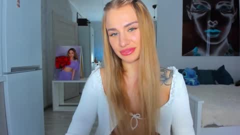 lolabani675452 online show from October 12, 12:42 pm