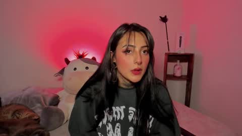 Lola online show from October 24, 8:09 pm