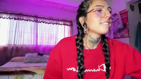 Lola online show from April 14, 6:22 pm