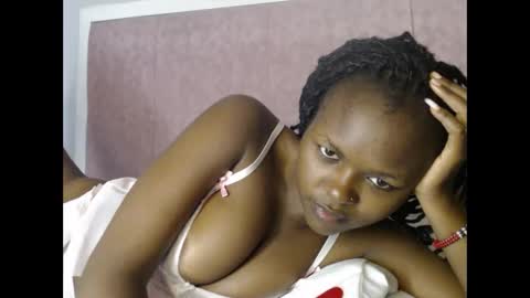 lolamia7 online show from September 23, 5:45 am