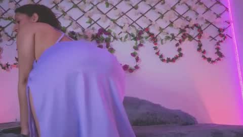  Lola  online show from November 5, 8:44 pm