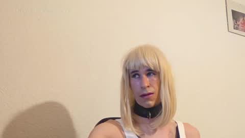 Lola online show from May 27, 6:49 pm