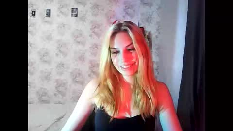 LollaLaKiss online show from October 26, 1:50 am