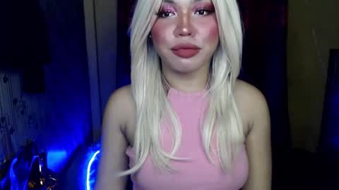 Love Marie online show from December 3, 9:39 am