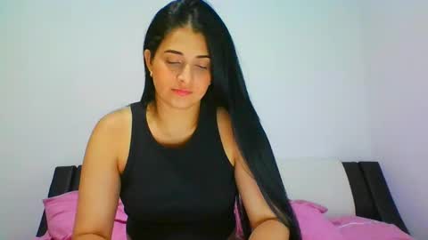 estehfania online show from February 4, 1:02 am