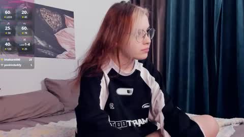 Snapshot of lonagass chatting on October 5, 8:05 pm Lona online show from October 5, 8:05 pm