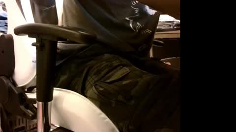 Snapshot of lonelypumabreizh chatting on October 8, 7:03 am Pumabreizh online show from October 8, 7:03 am