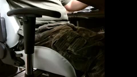 Snapshot of lonelypumabreizh chatting on September 22, 1:37 pm Pumabreizh online show from September 22, 1:37 pm