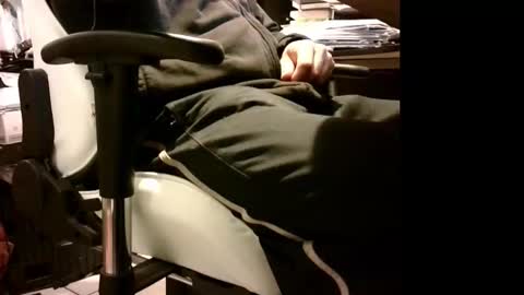 Snapshot of lonelypumabreizh chatting on October 19, 4:17 am Pumabreizh online show from October 19, 4:17 am