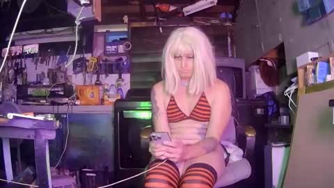 longbeachcd69 online show from November 23, 11:41 am