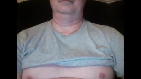 Snapshot of look823 chatting on December 24, 2:32 am look823 online show from December 24, 2:32 am