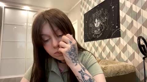 Snapshot of looking_me chatting on October 21, 9:03 am EVA online show from October 21, 9:03 am