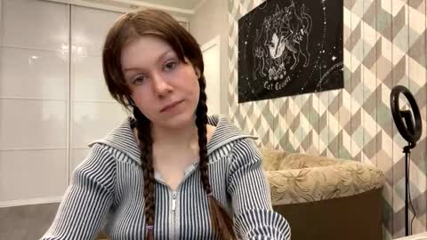 Snapshot of looking_me chatting on October 18, 6:50 am EVA online show from October 18, 6:50 am