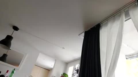 Snapshot of loolaunshaved chatting on October 20, 12:21 pm loolaunshaved online show from October 20, 12:21 pm