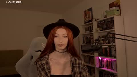 loony_moony online show from July 28, 10:46 am