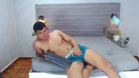 loony_zion online show from May 2, 10:04 pm