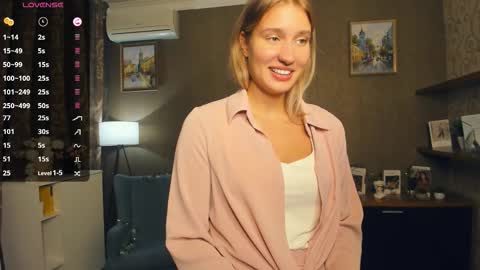 Snapshot of loookat_me chatting on October 2, 8:40 pm Jina online show from October 2, 8:40 pm