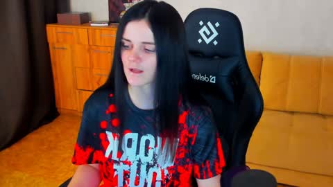 Lora Cain online show from January 13, 8:58 pm