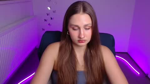 Snapshot of lora_kisses chatting on September 10, 5:58 pm Lora online show from September 10, 5:58 pm