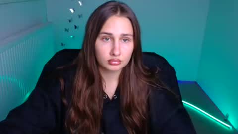 Snapshot of lora_kisses chatting on October 4, 7:06 am Lora online show from October 4, 7:06 am