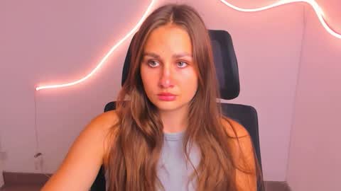 Snapshot of lora_kisses chatting on September 9, 5:29 am Lora online show from September 9, 5:29 am