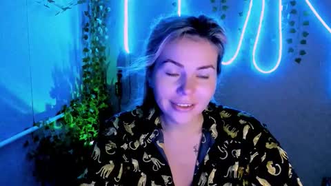 Lora online show from September 26, 2:52 am