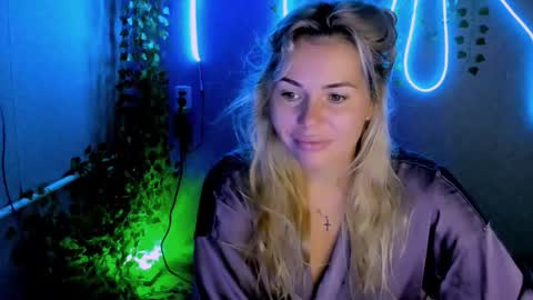 Lora online show from September 12, 2:46 am