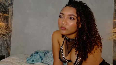 Loraine Rios online show from February 12, 5:22 am