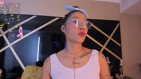 loraineblake online show from December 15, 1:18 pm