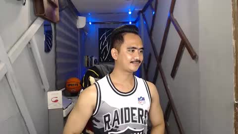 Snapshot of lord_of_cum69 chatting on February 19, 5:49 am Macky online show from February 19, 5:49 am
