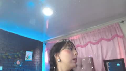 Loren online show from February 4, 8:59 pm