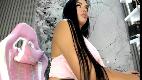 Doll Queen online show from May 16, 6:17 pm