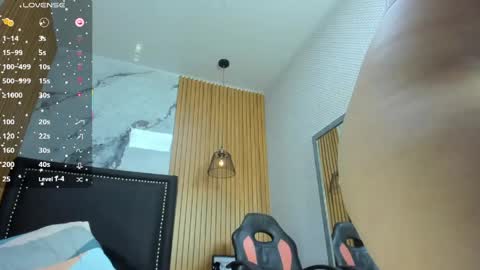 lorenadavies online show from April 29, 5:30 pm