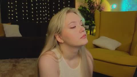 Snapshot of lorettacarnley chatting on September 11, 8:10 pm Alice online show from September 11, 8:10 pm