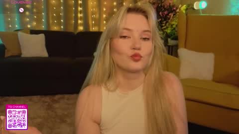Snapshot of lorettacarnley chatting on September 27, 9:34 pm Alice online show from September 27, 9:34 pm