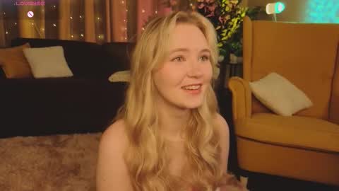Snapshot of lorettacarnley chatting on September 25, 9:22 pm Alice online show from September 25, 9:22 pm