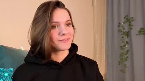 Chloe for Fan BlackHole online show from October 17, 7:51 pm