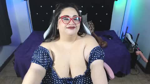 Snapshot of loriscohen3 chatting on February 8, 10:39 am loriscohen3 online show from February 8, 10:39 am