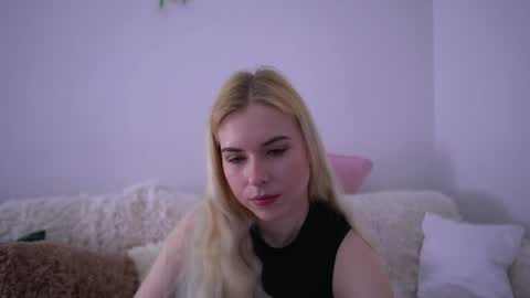 Lorrie online show from April 5, 11:40 am